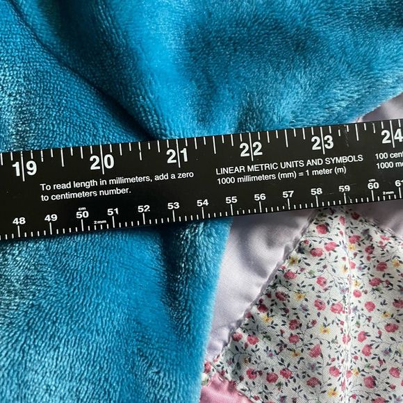 OSCAR DE LA RENTA PLUSH ROBE - Picture 8 of 11